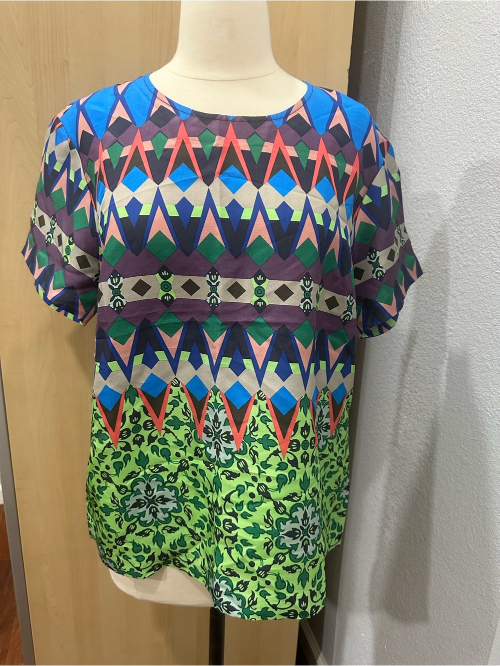 J Crew 100% Silk Blouse Size 8 Gemstone Multicolor Geometric Reggae Hippie Bold